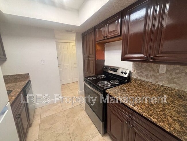 Building Photo - 4725 S Texas Ave