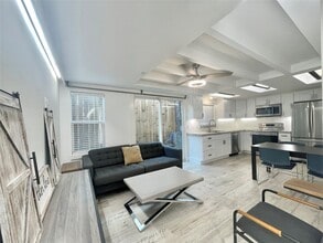 Building Photo - 403 Avondale St