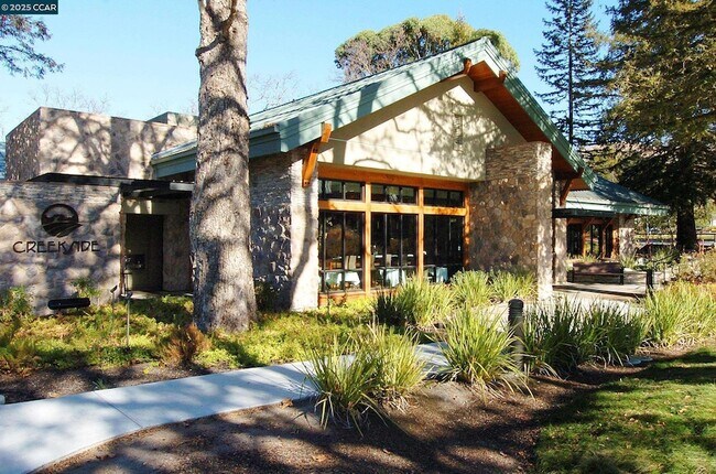 Building Photo - 3377 Rossmoor Pkwy
