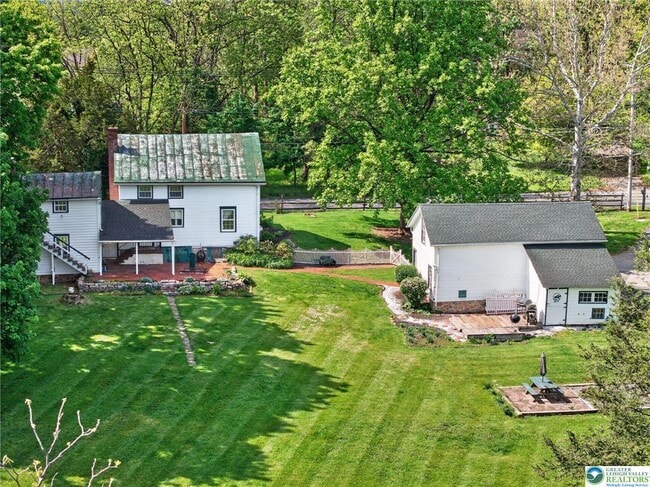 Building Photo - 5686 Cetronia Rd