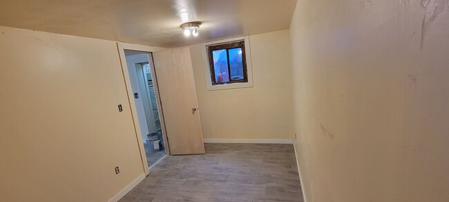 Primary Photo - 2229 S 10th Pl