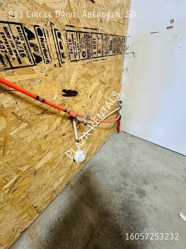 Building Photo - 1624 6th Ave SW