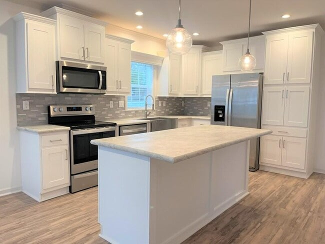 Building Photo - 5473 Bahia Wy