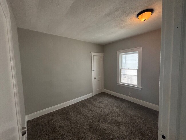 Building Photo - 1750 Alcoy Rd