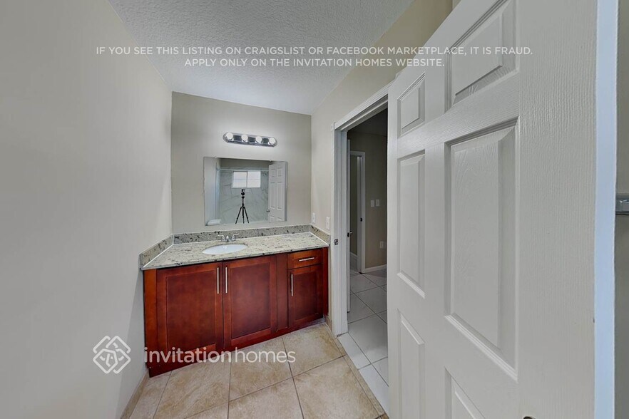 Building Photo - 17035 SW 145th Ave