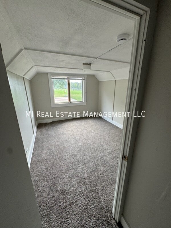 Building Photo - 634 Catawba Ave
