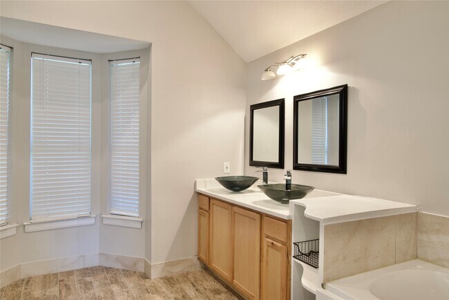 Building Photo - 4703 Cashel Glen Dr