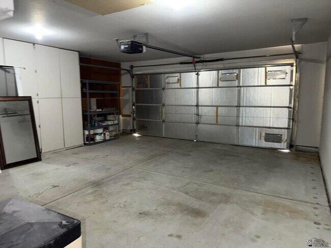 Building Photo - 10636 S Del Vista Dr