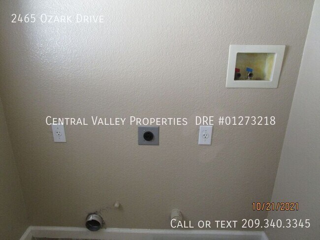 Building Photo - 2465 Ozark Dr