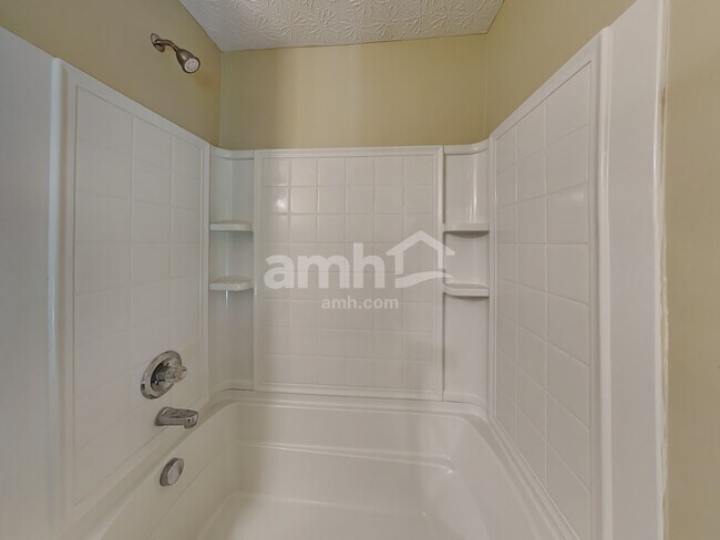 Building Photo - 402 Rolling Acre Dr