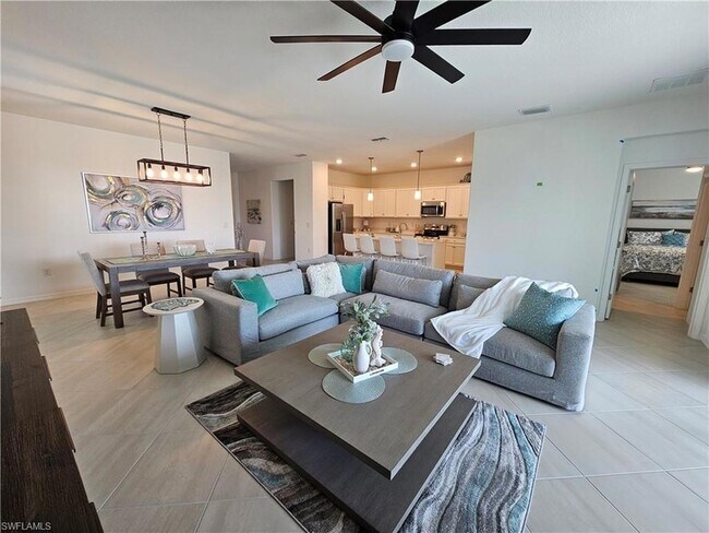 Building Photo - 2437 Orchard St