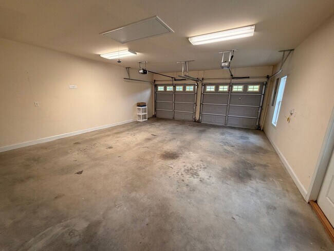 Building Photo - Charming 3-Bedroom Home in The Preserve at Oak Ridge – Resort-Style Amenities!