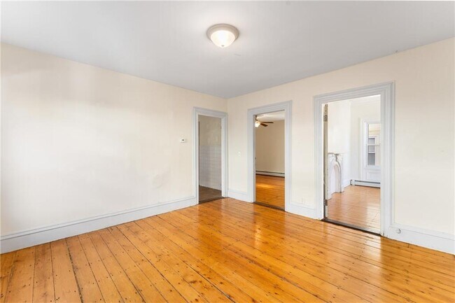 Building Photo - 36 Wood St