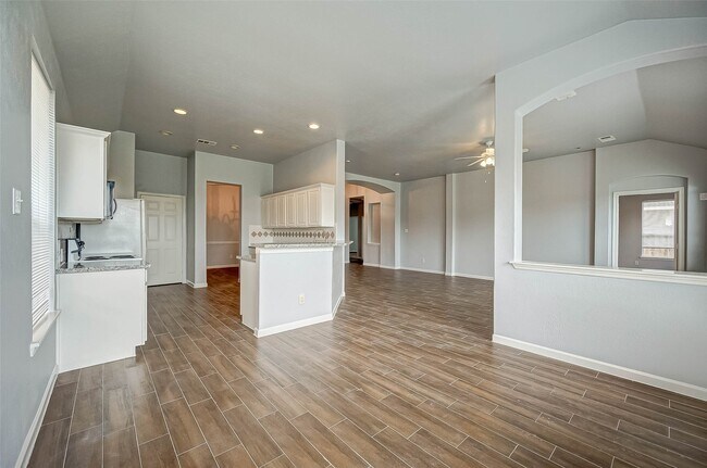 Building Photo - 3306 Stratford Pointe Dr