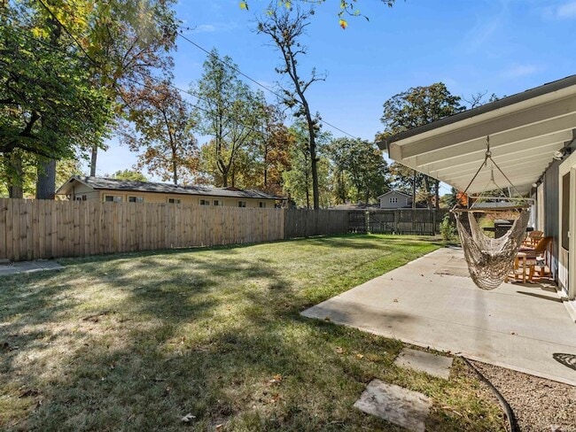 Building Photo - 2924 Santa Rosa Dr