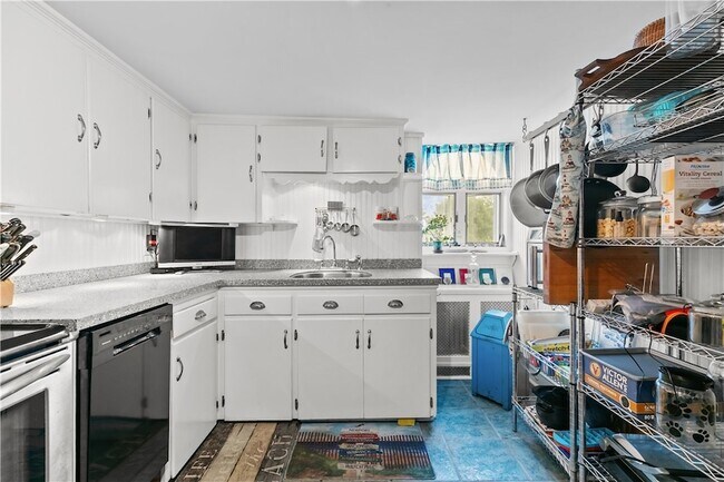 Building Photo - 718 Bellevue Ave