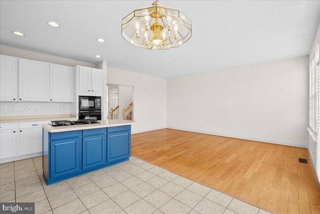 Building Photo - 927 Buttonwood Terrace NE