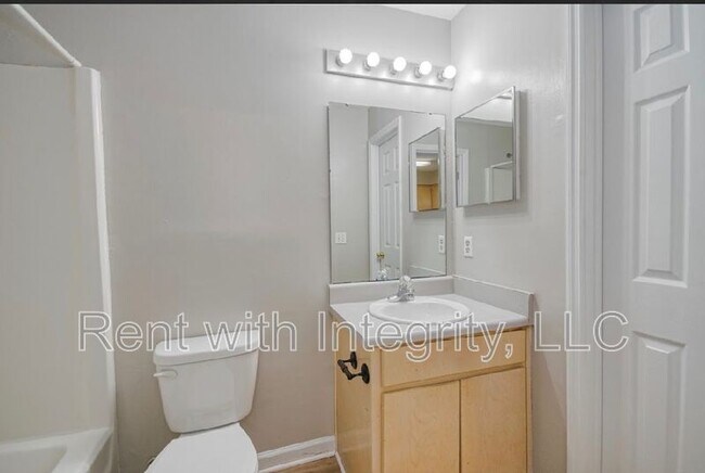 Building Photo - 3385 Tansey Ct