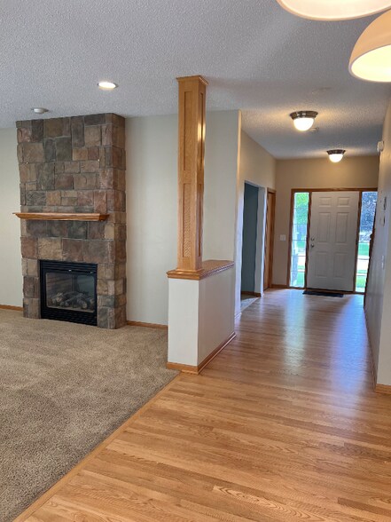 Building Photo - 54 Meadowlark Dr