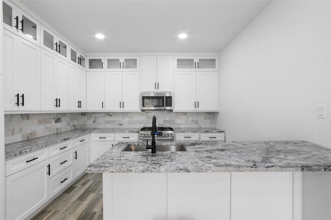 Building Photo - 6623 Cohn St