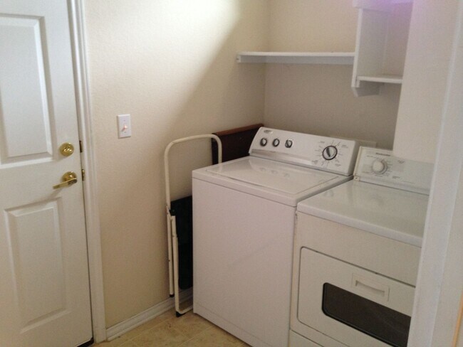 Building Photo - 106 Bowie Cir