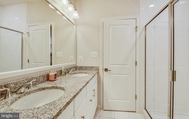 Building Photo - 23225 Milltown Knoll Square