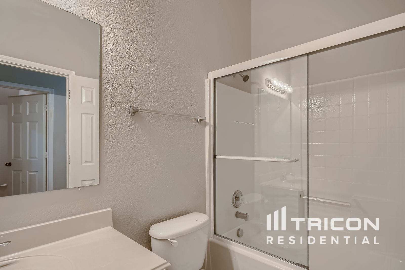 Building Photo - 9007 Water Oak Dr