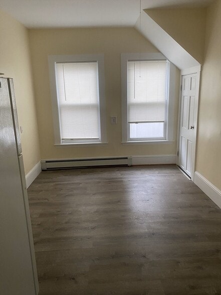 Building Photo - 19 Beltran St