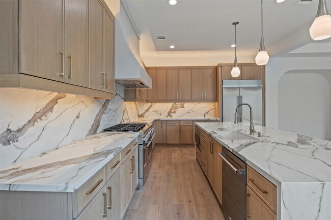 Building Photo - 5009 Wateka Dr