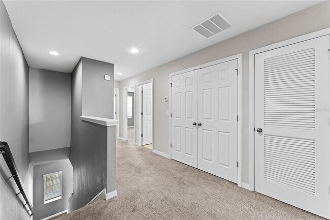 Building Photo - 7103 Grand Elm Dr