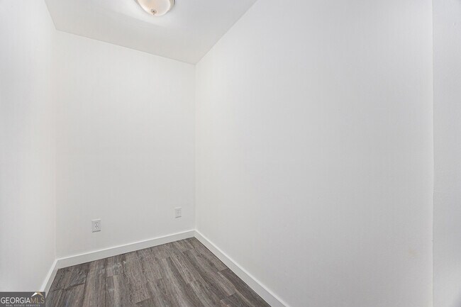 Building Photo - 429 Village Bluff Dr