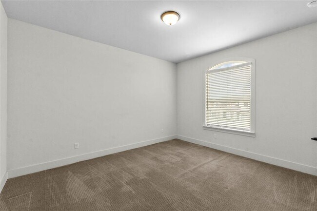 Building Photo - 1273 Summerbrooke Cir