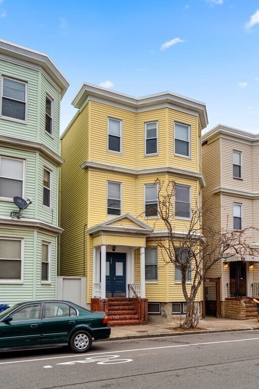 Building Photo - 264 Maverick St
