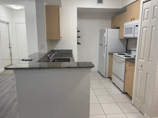 Building Photo - 2439 Centergate Dr