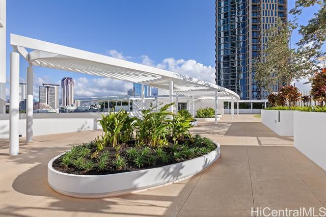 Building Photo - 1000 Auahi St