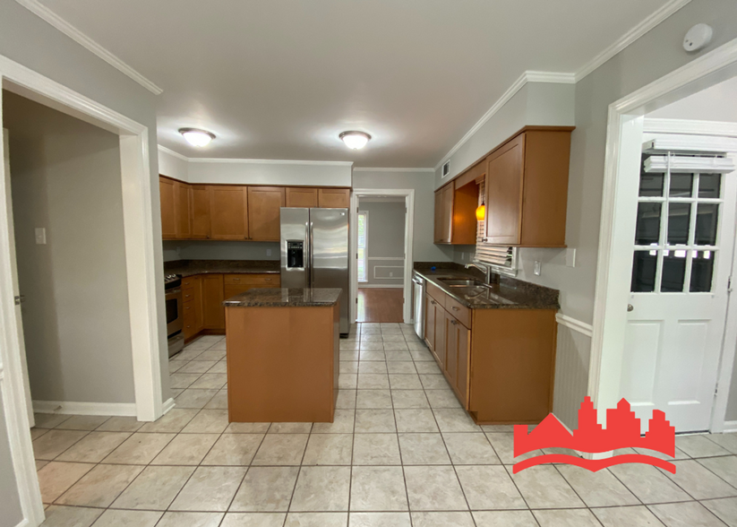 Building Photo - 8510 Farmington Cove