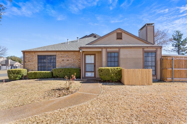 Building Photo - 3343 Chimney Pl Dr