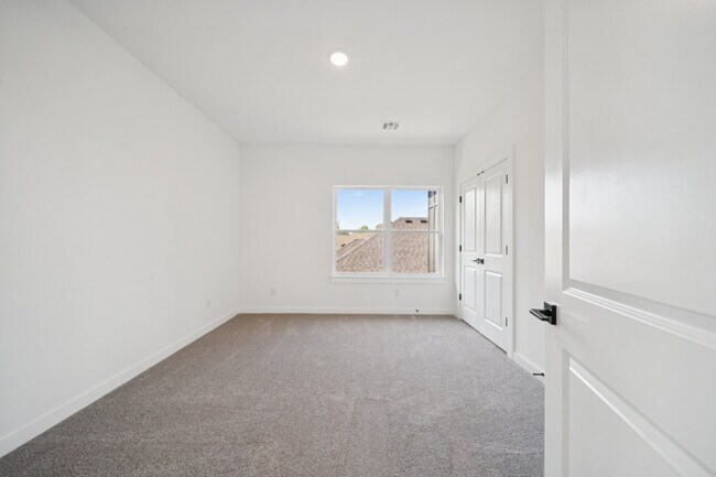 Building Photo - Modern 4/2.5 New Construction