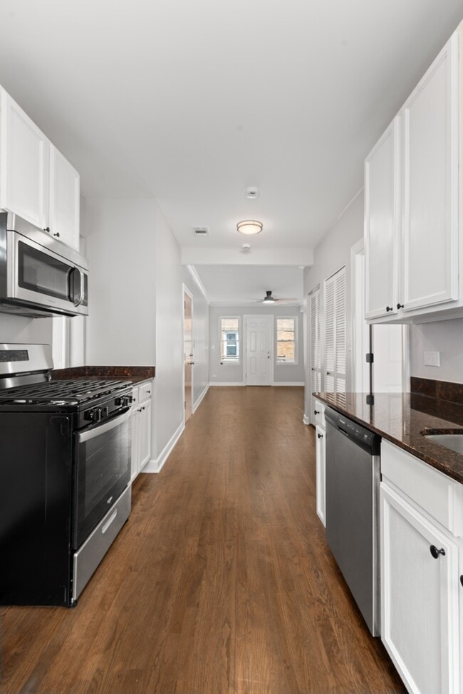 Building Photo - 4604 N Monticello Ave