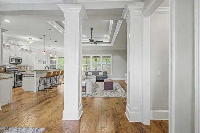 Building Photo - 7492 Sunny Mariana Ct