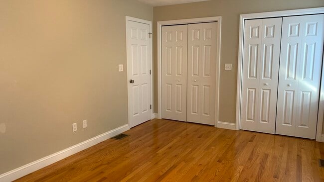 Building Photo - 500 Justin Dr