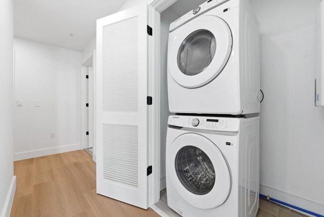 Building Photo - 337 Johnston Ave