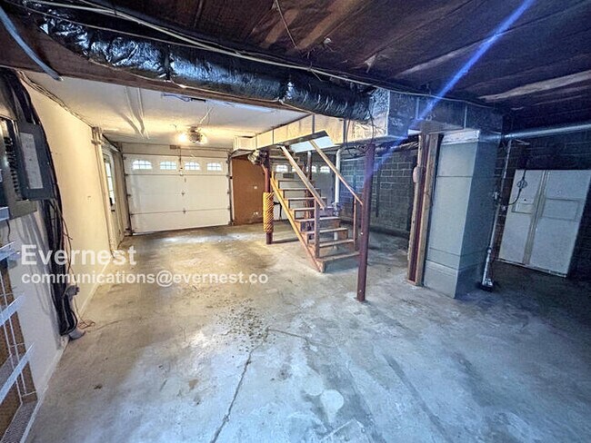 Building Photo - 1384 Belmont Ln