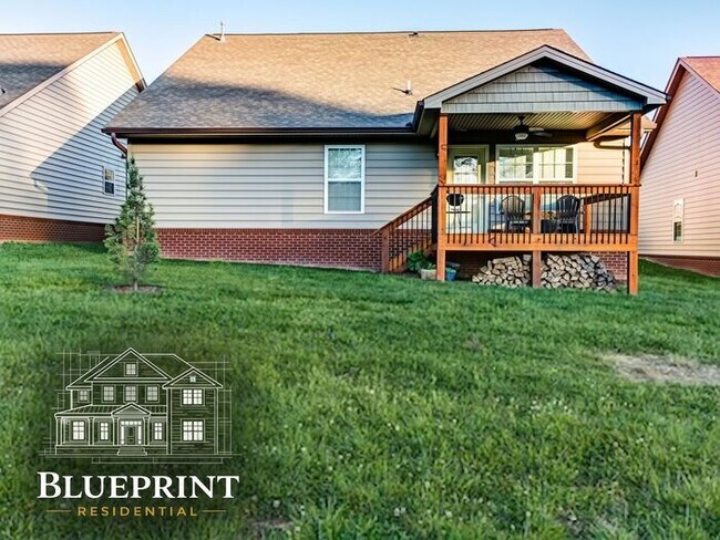 Building Photo - Quiet neighborhood, great neighbors, great ranch layout with beautiful covered back deck!