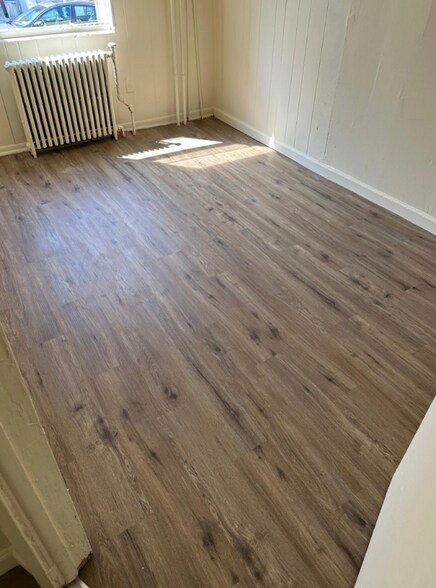 Building Photo - 120-122 Grand Ave