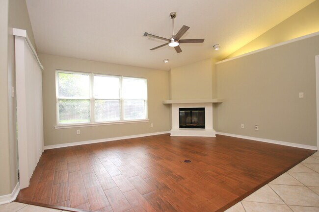 Building Photo - Spacious 4-Bedroom Cantonment Home with Sc...
