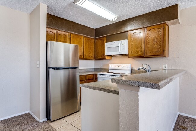 Building Photo - 3022 Forest Ln