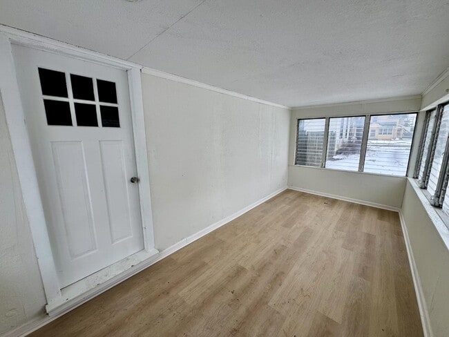 Building Photo - 44 Warrington Ave