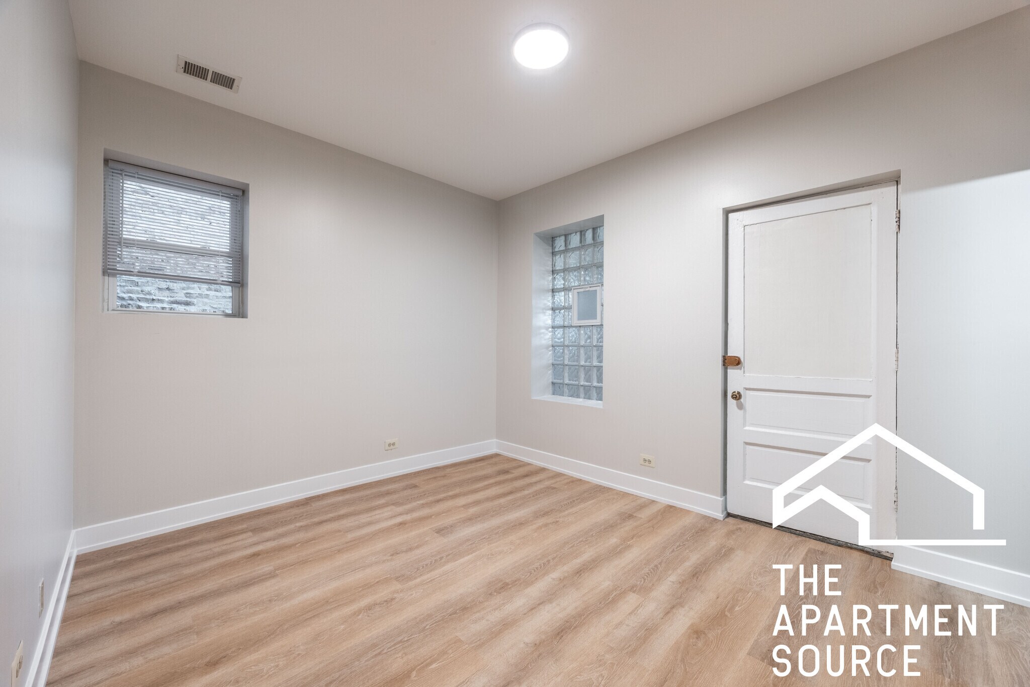 Building Photo - 1010 N Kedzie Ave