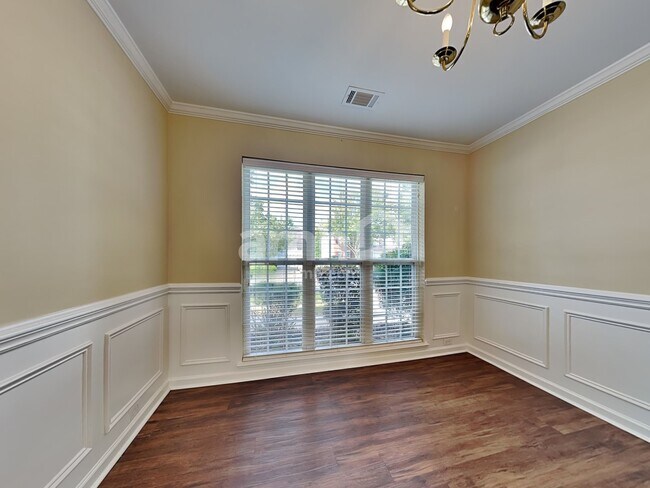 Building Photo - 11016 Treebranch Dr